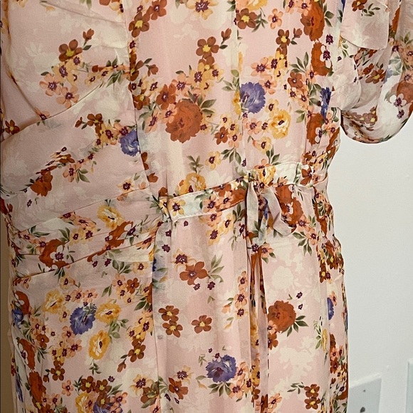 Sundance 100% Silk Floral Midi Dress 3/4 Sleeve Button Up Size Medium - Picture 3 of 6